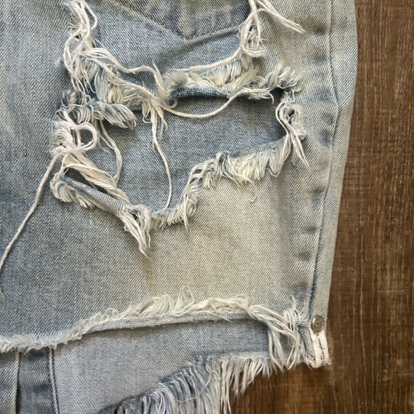 ONE- BY One Teaspoon size 24 distressed mini skirt in EUC - Picture 5 of 14